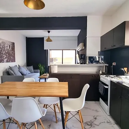 Apartament Cozy Apt, Near Airport With 100mbit Internet *