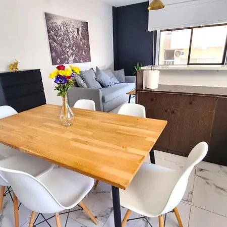Cozy Apt, Near Airport With 100mbit Internet * ラルナカ
