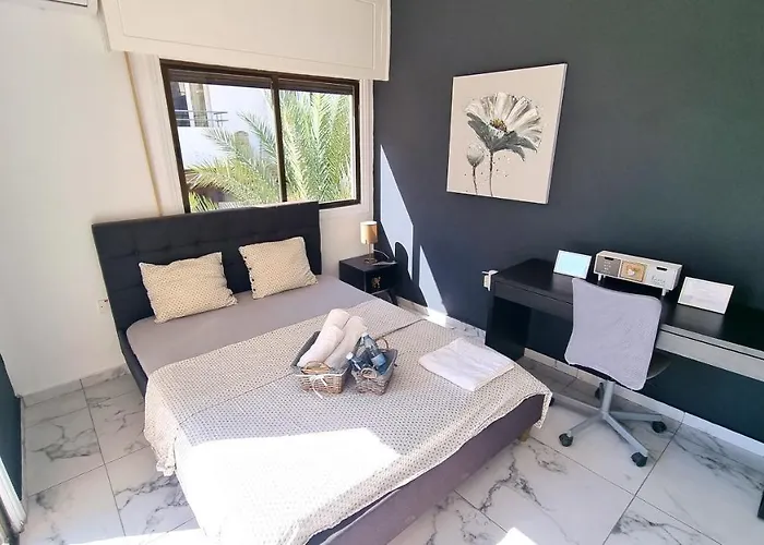 Appartement Cozy Apt, Near Airport With 100mbit Internet *