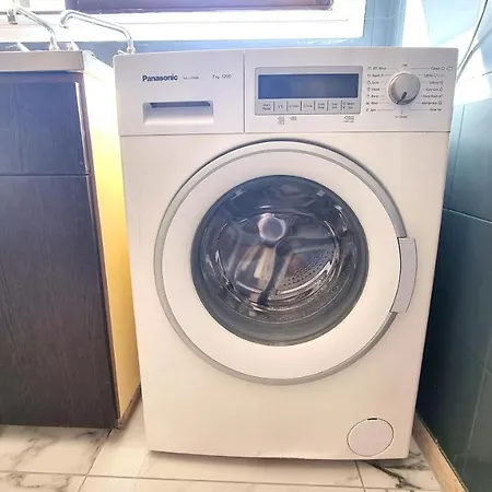 Cozy Apt, Near Airport With 100mbit Internet 公寓